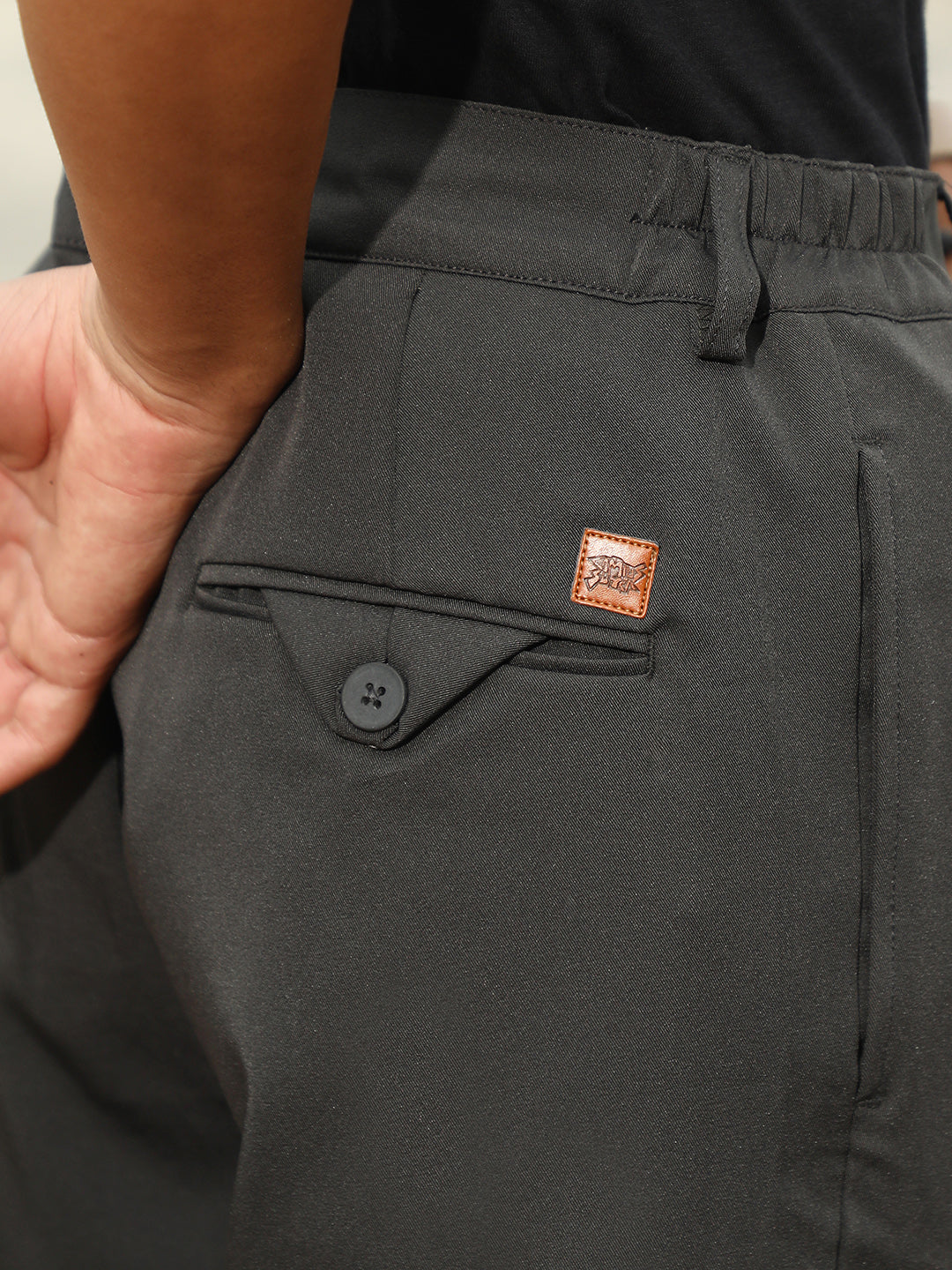 Pleated Straight-Fit Tailoured Trousers