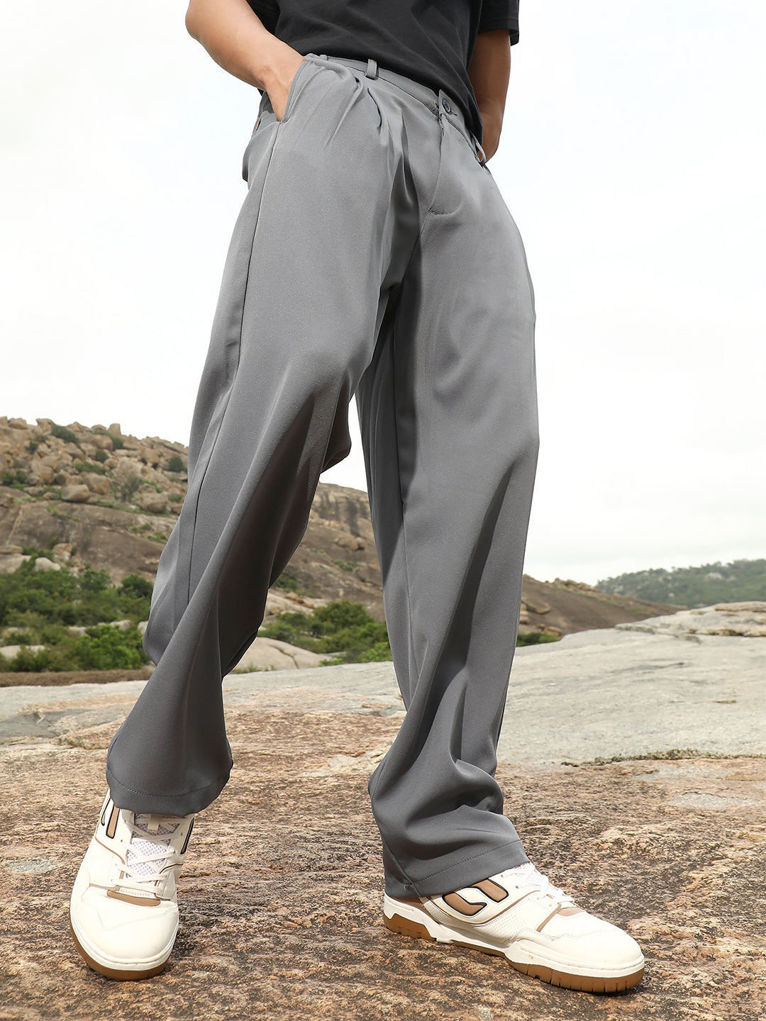 Pleated Straight-Fit Tailoured Trousers