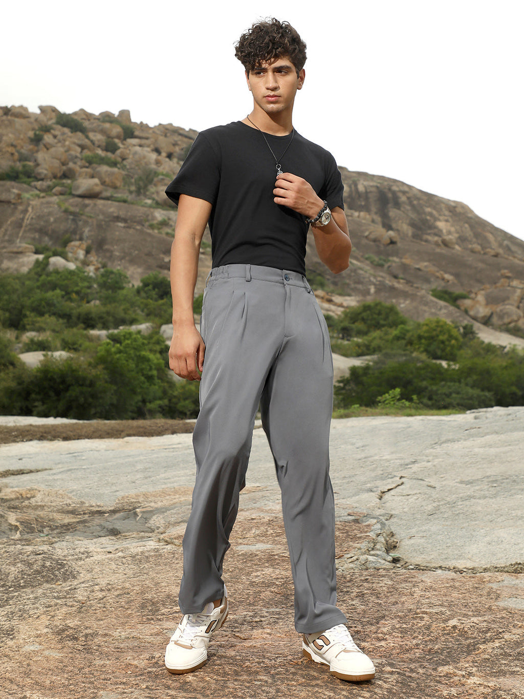 Pleated Straight-Fit Tailoured Trousers
