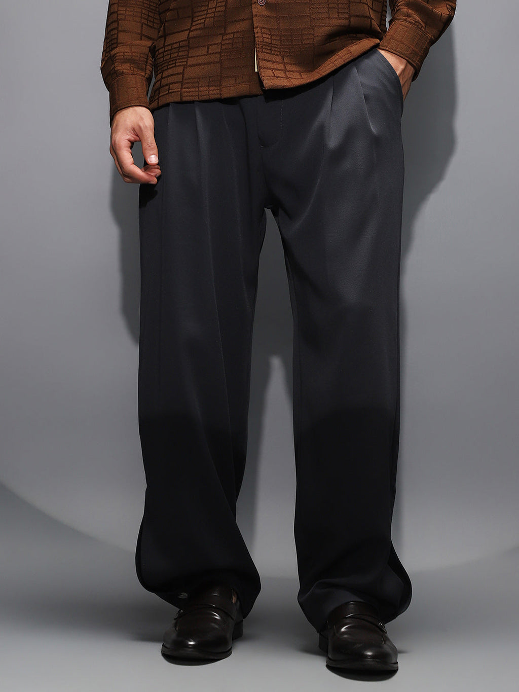 Lightweight - Pleated Cuffed Trousers