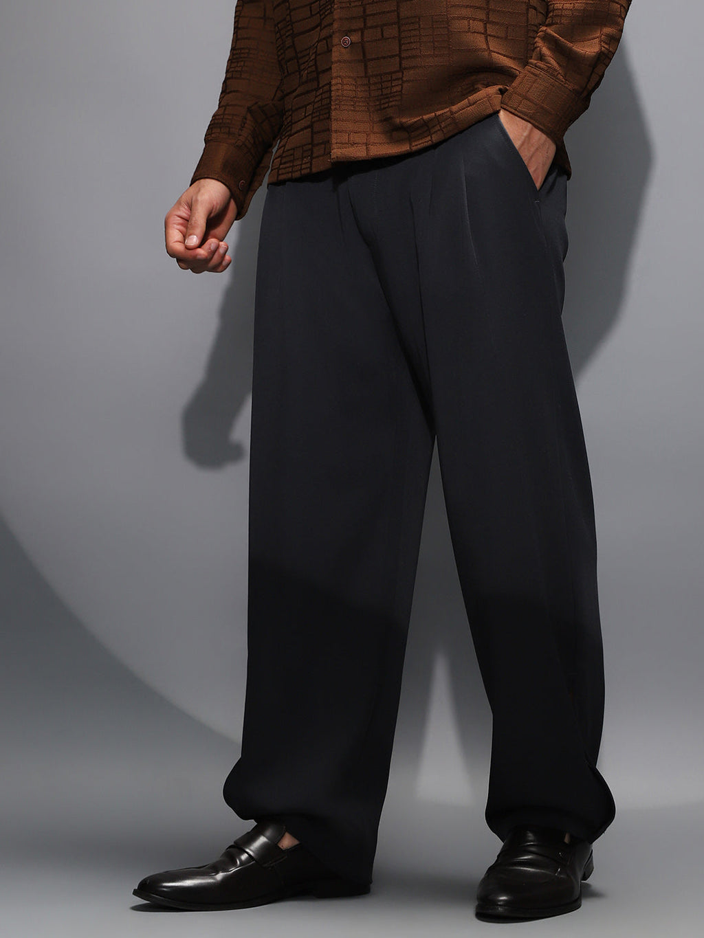 Lightweight - Pleated Cuffed Trousers
