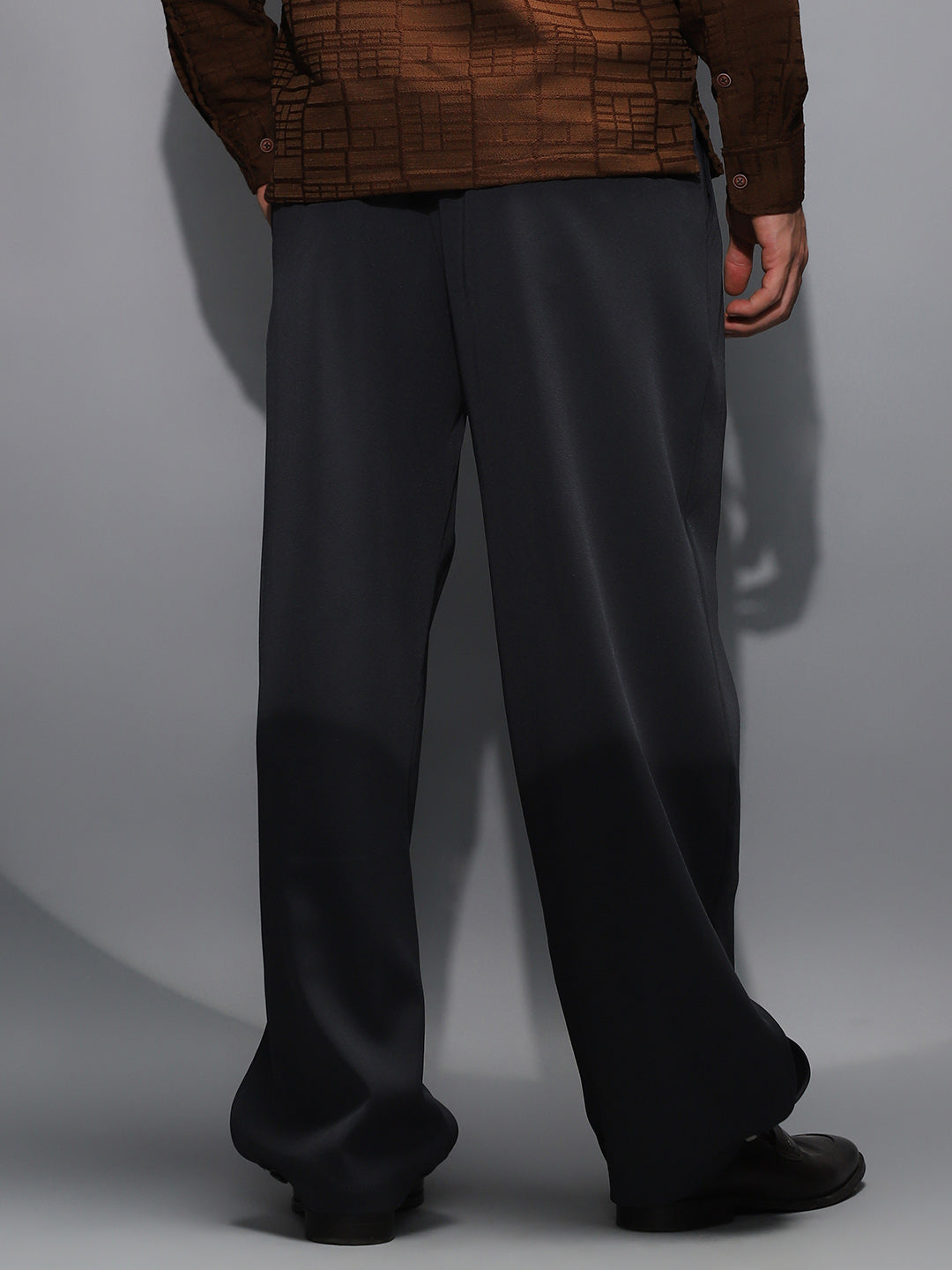 Lightweight - Pleated Cuffed Trousers