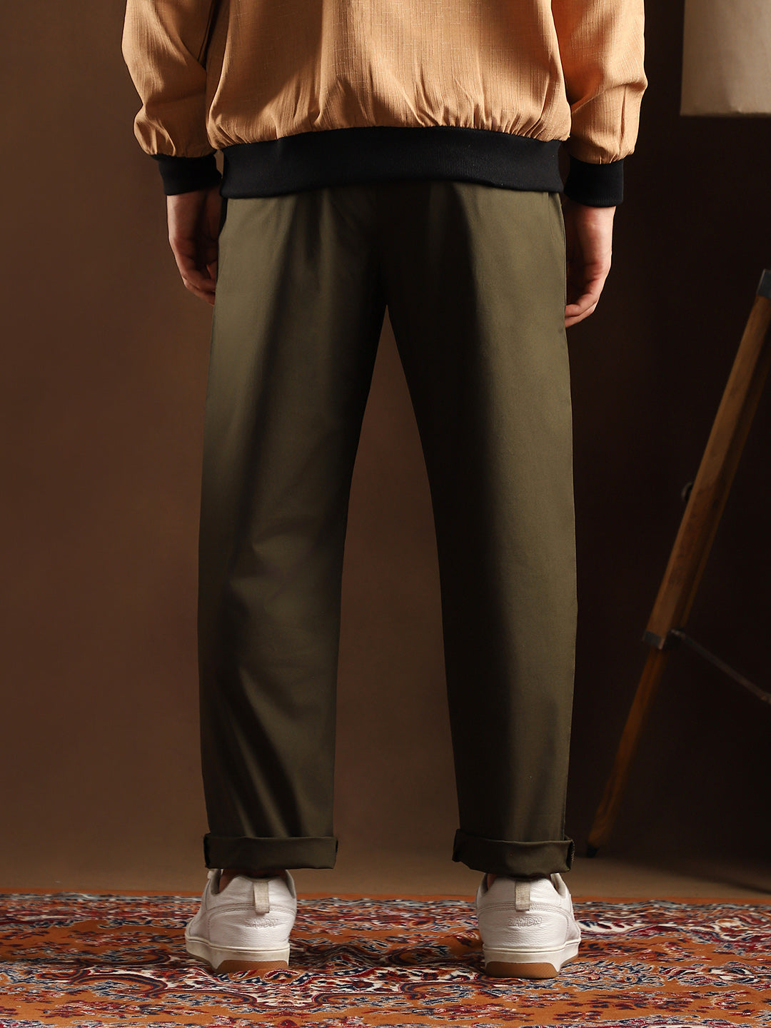 Lightweight - Solid-Pleated Chino Trousers