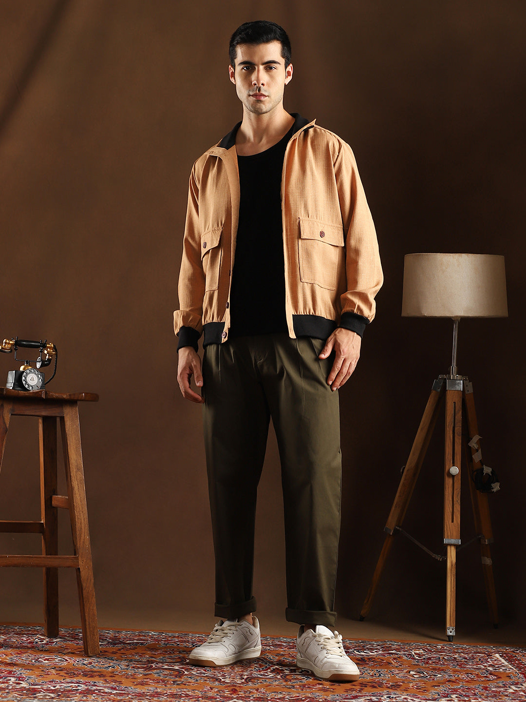 Lightweight - Solid-Pleated Chino Trousers