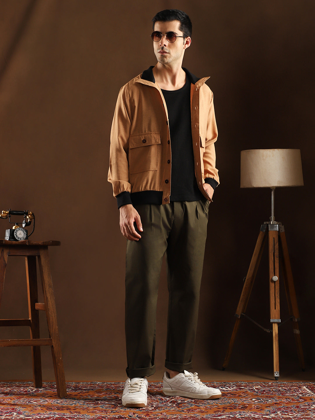 Lightweight - Solid-Pleated Chino Trousers