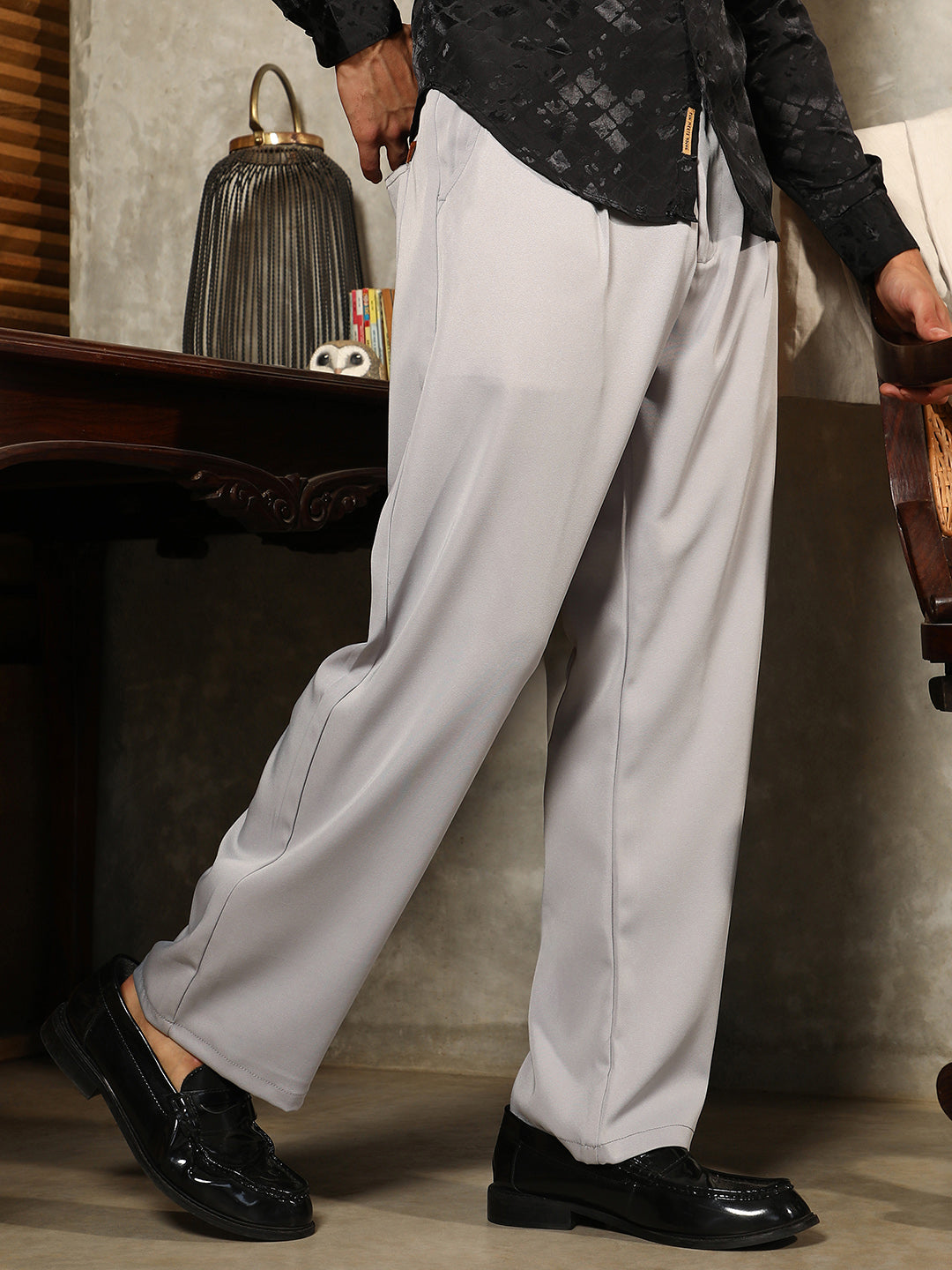 Lightweight - Straight Pleated Trousers