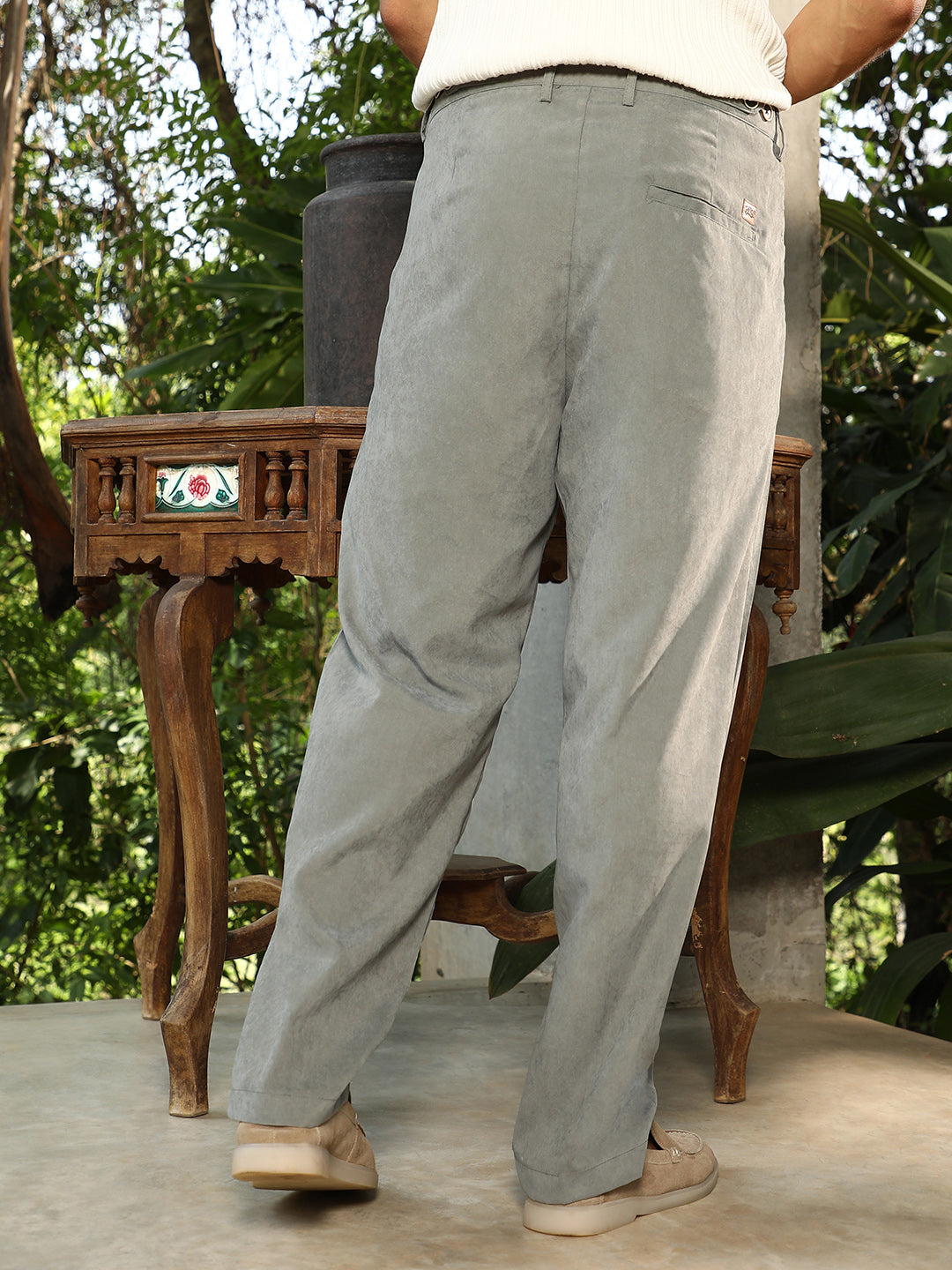 Lightweight - Velvet Pleated Trousers