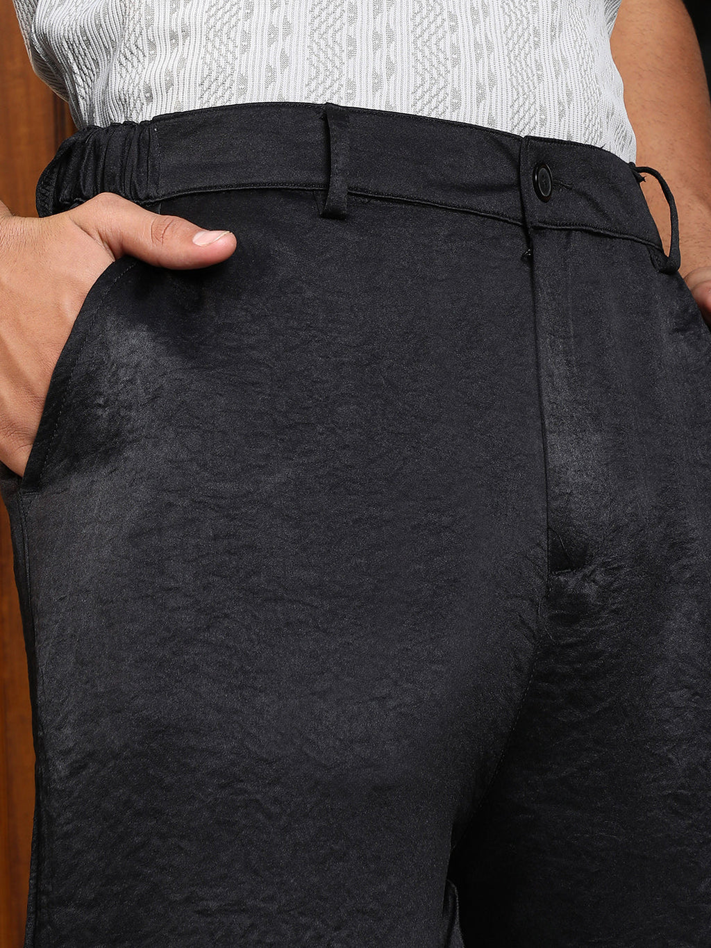 Lightweight - Creased Relaxed-Tailored Trousers