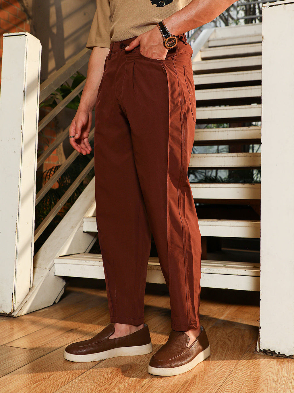 Light Weight - Pleated-Tapered Trousers