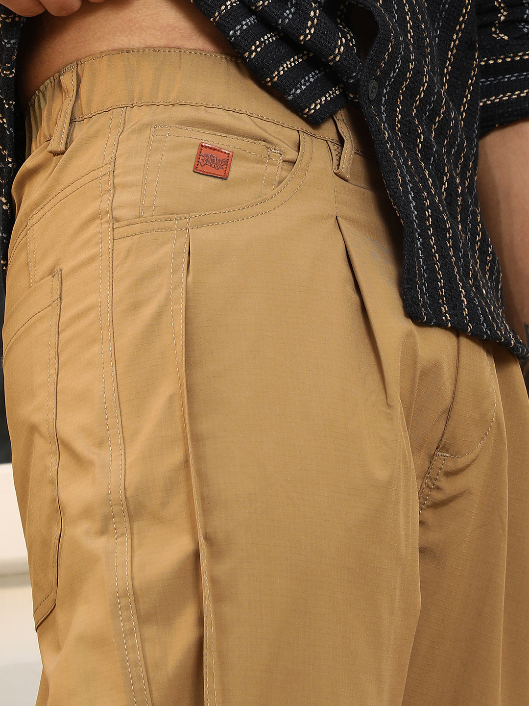 Pleated-Tapered Trousers