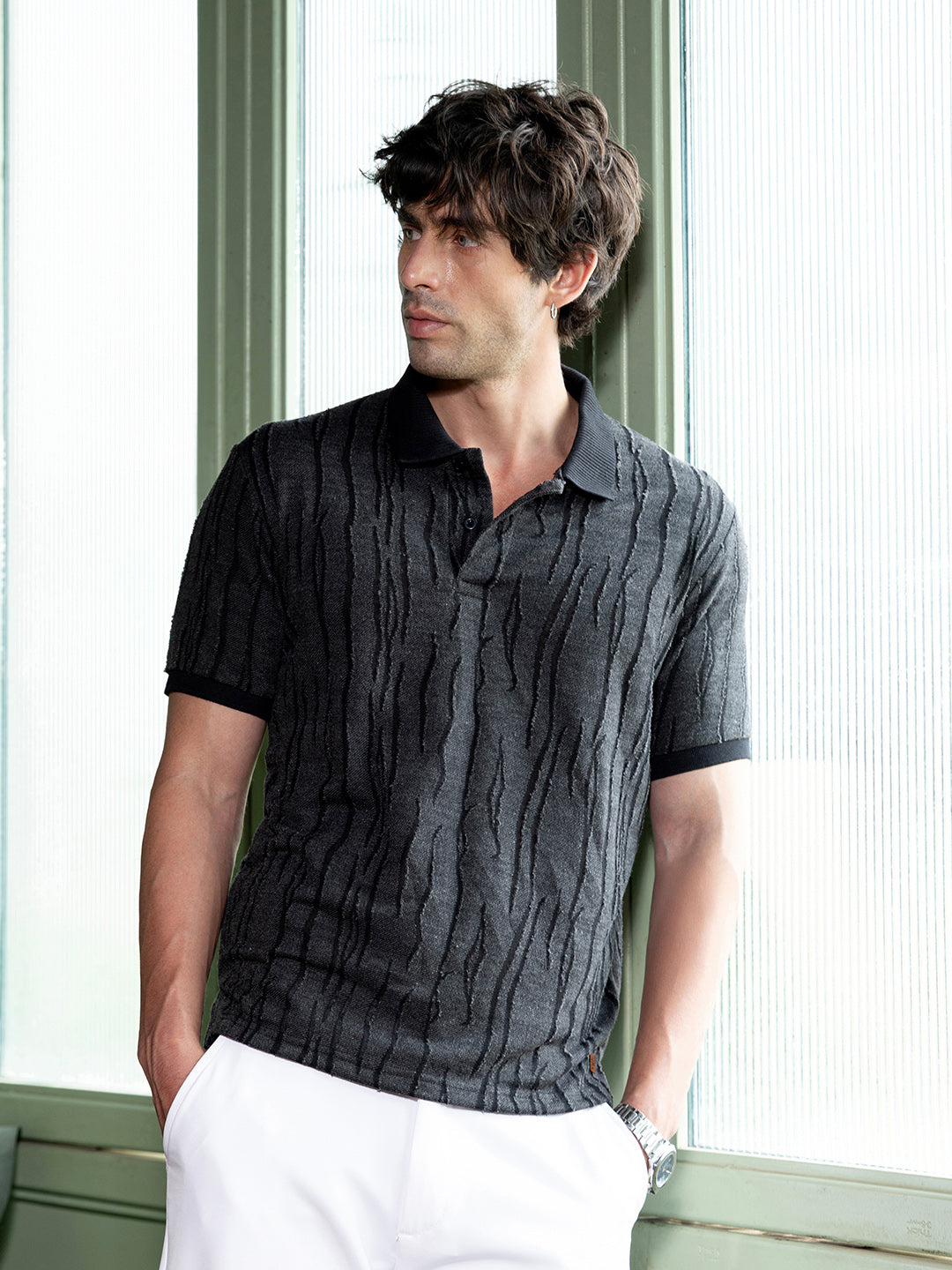 ₹899 | Campus Sutra Men's Onyx Black Crevice-Jacquard Polo T