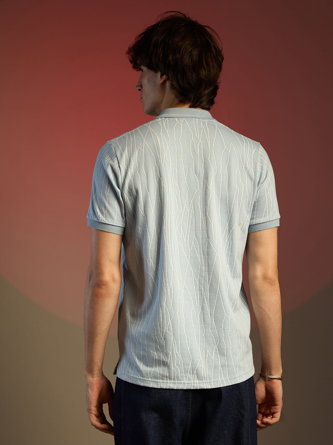 Crevice-Lined T-Shirt