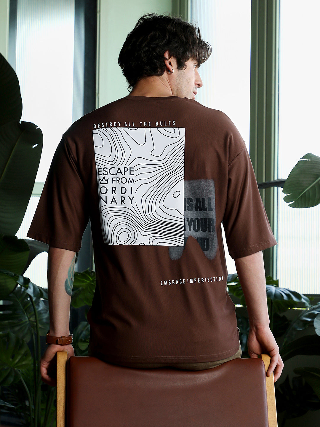 Escape-Ordinary Imprint Oversized T-Shirt