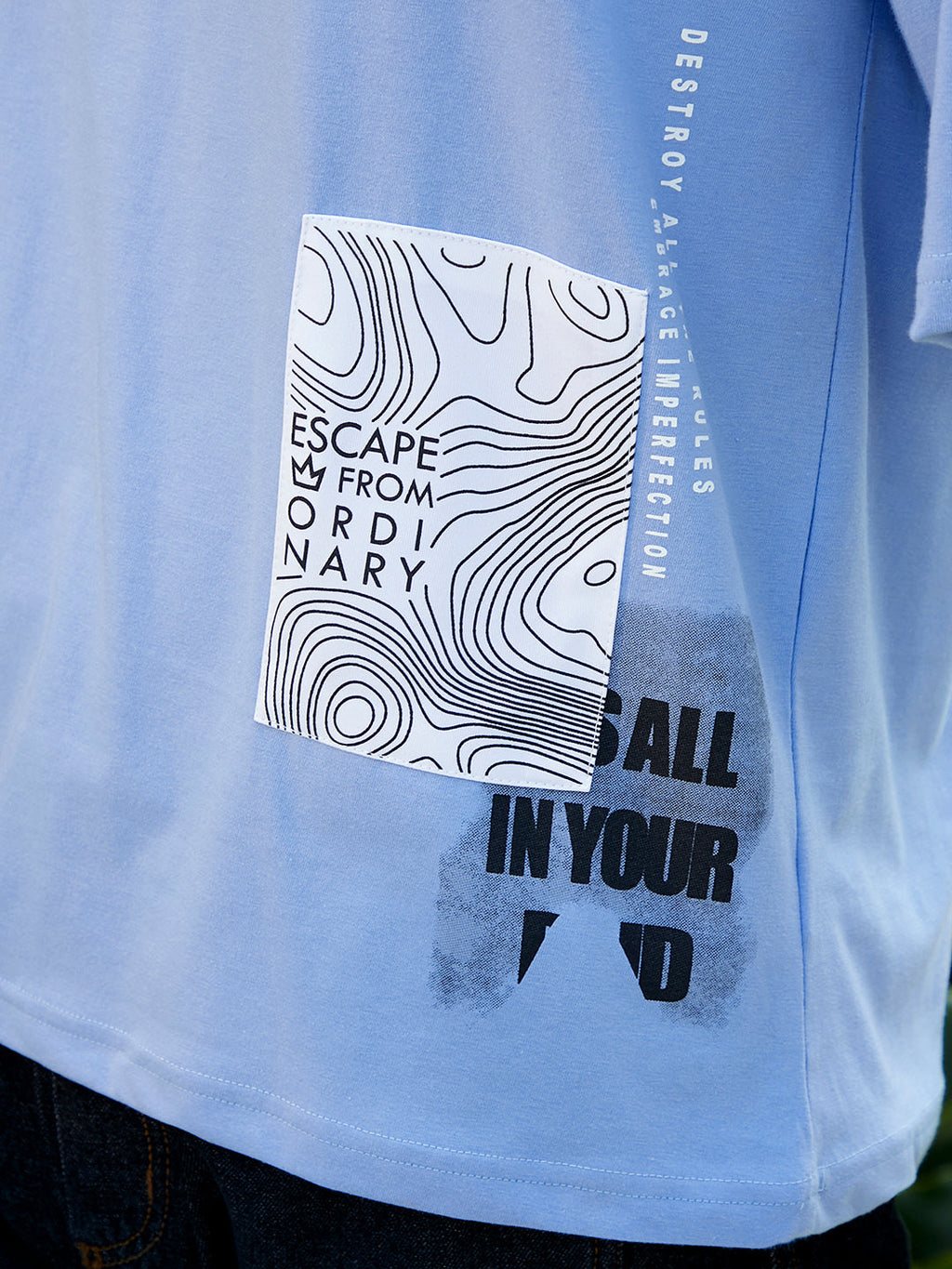 Escape-Ordinary Imprint Oversized T-Shirt