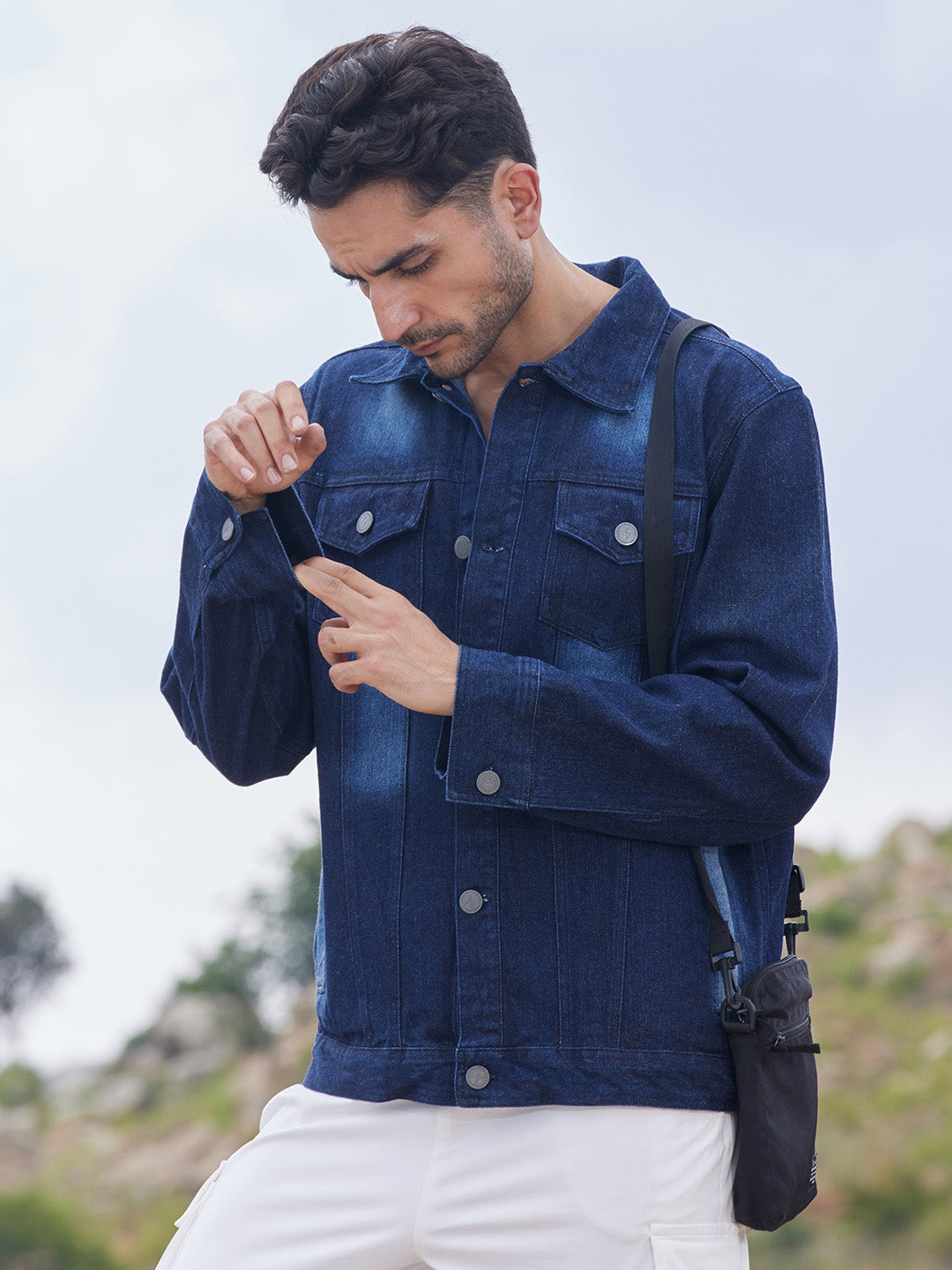 Men's Dark-Wash Denim Jacket With Button-Closure