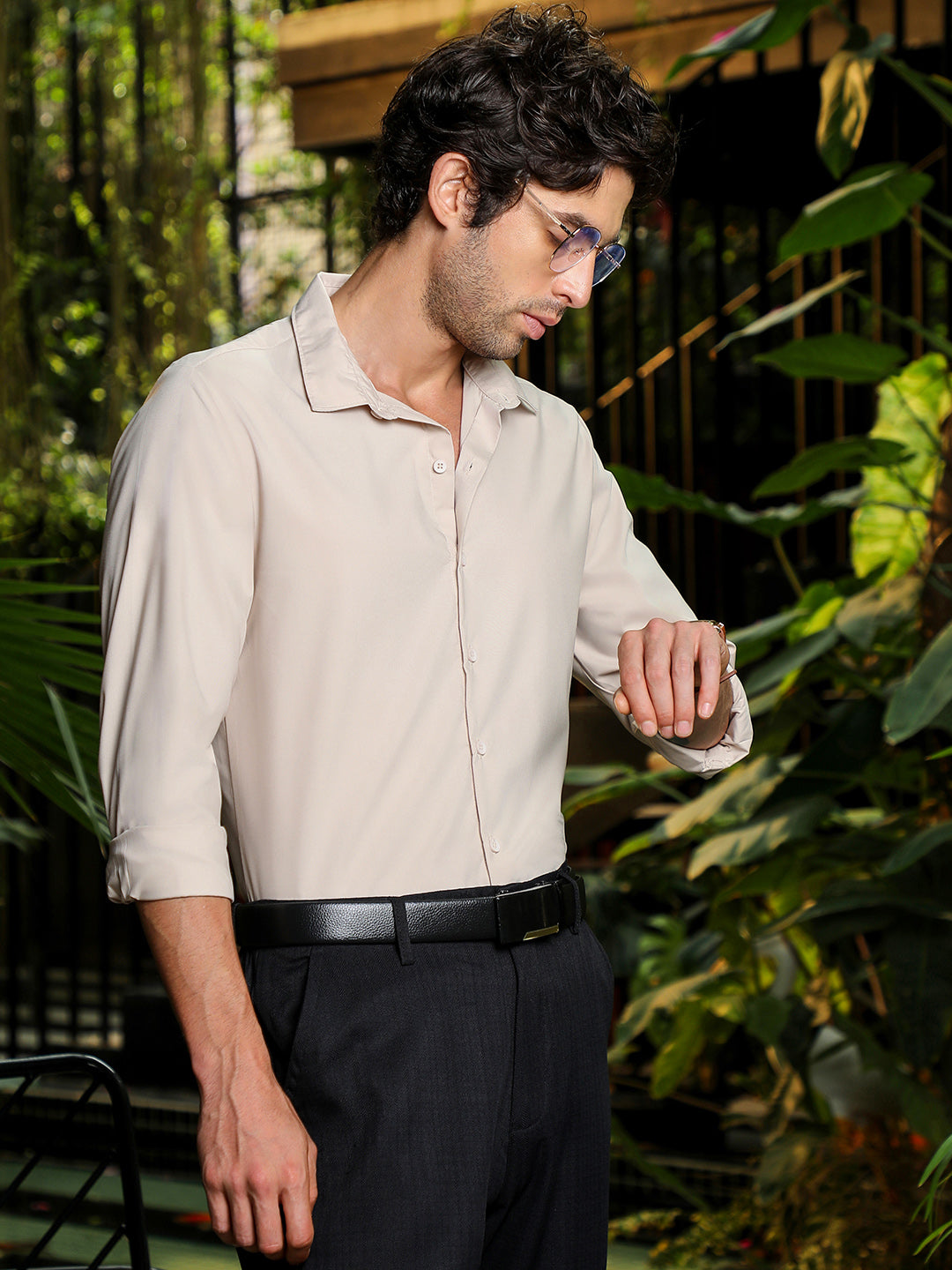 Men's Solid Spread Collar Formal Shirt