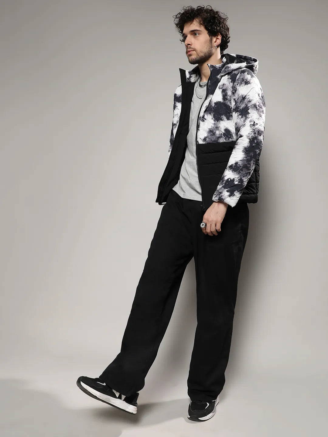 Campus Sutra Men s Black White Tie Dye Block Puffer Jacket Campussutra
