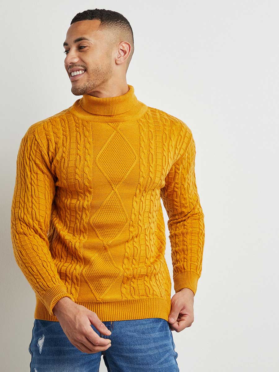 Relaxed Cable-Knit Pullover Sweater
