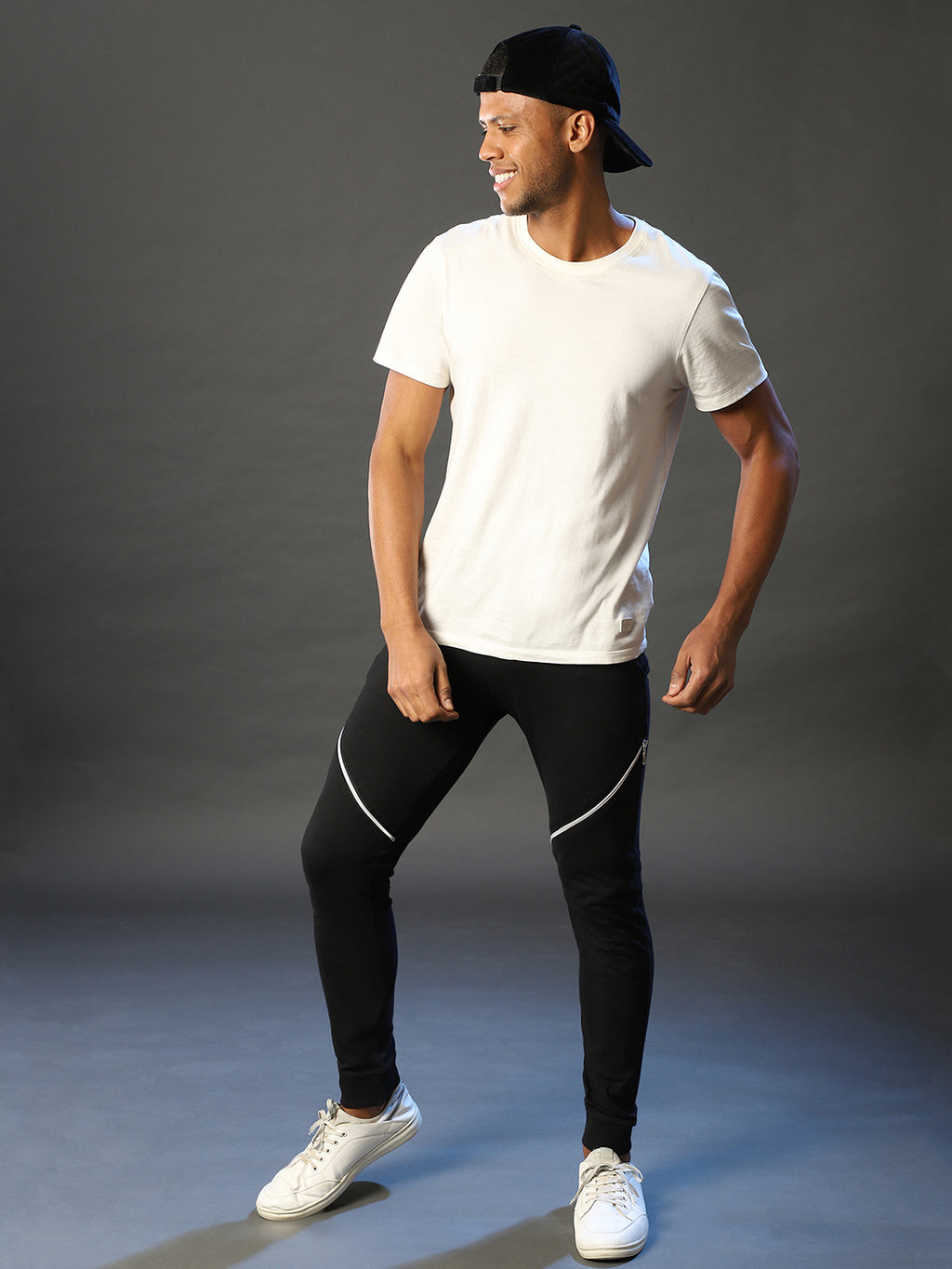 Solid Trackpants With Contrast Zipper Details