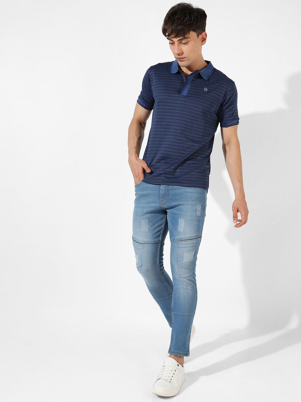 Campus Sutra Men T-Shirt