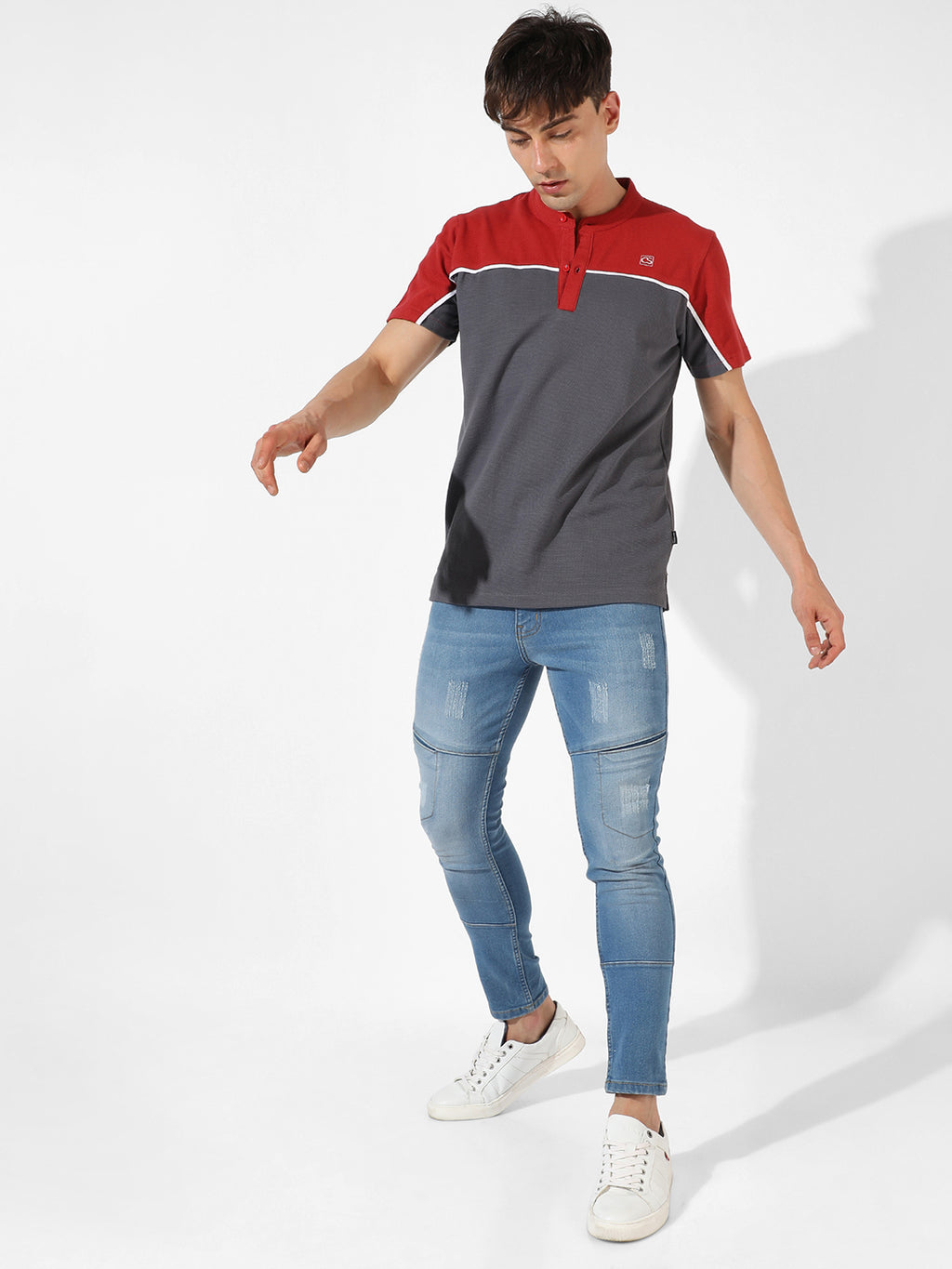 Campus Sutra Men T-Shirt