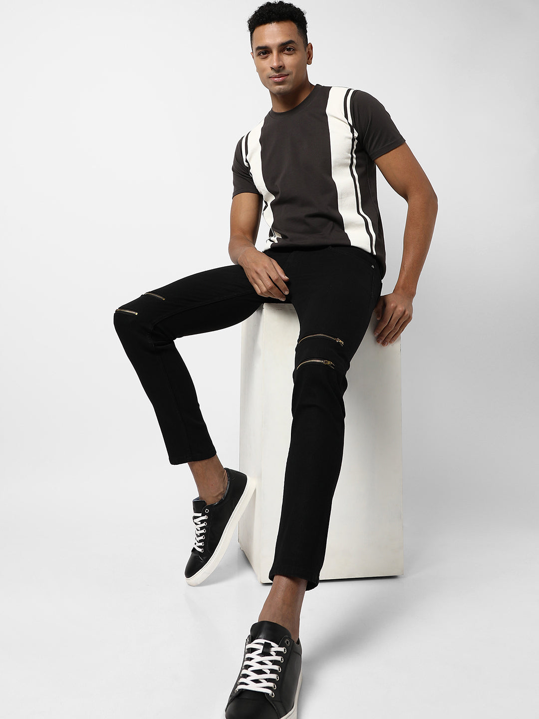 Campus Sutra Men T-Shirt