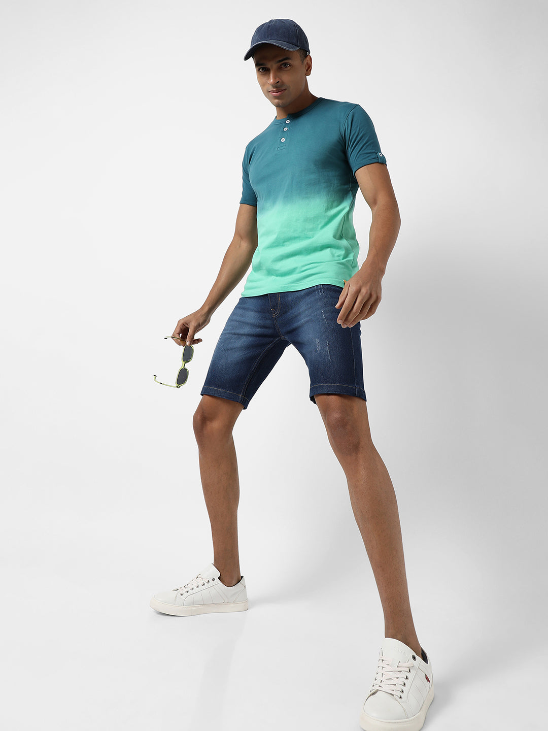 Campus Sutra Men T-Shirt