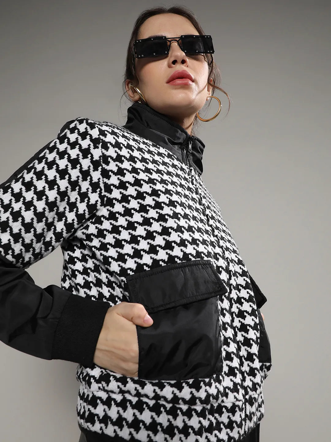 Women Black and White Contrast Houndstooth Jacket