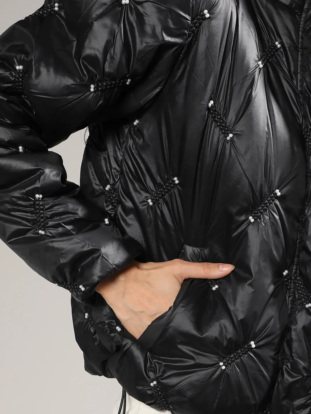 Women Carbon Black Diamond Quilt Puffler Jacket